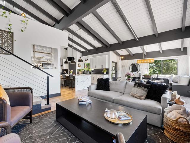 20790 Fortuna Del Norte, Escondido CA: https://media.crmls.org/mediaz/5e9849d3-6e06-4f80-b497-a309b93898d7.jpg