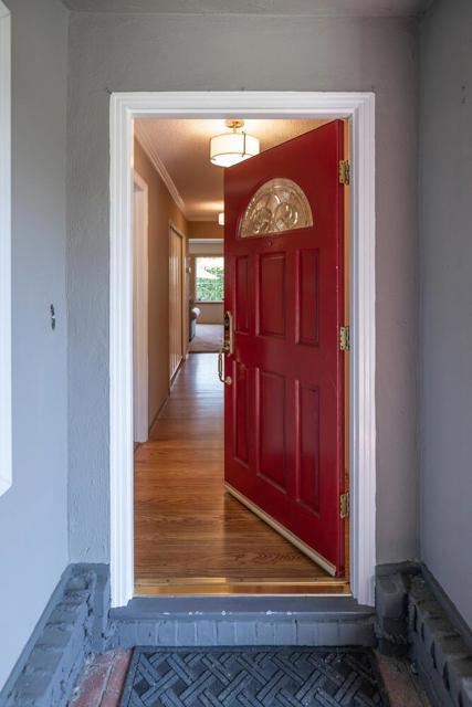 2940 Oakmont Drive, San Bruno CA: https://media.crmls.org/mediaz/5e987a51-fae1-4dd0-9bde-31b346b48f5c.jpg