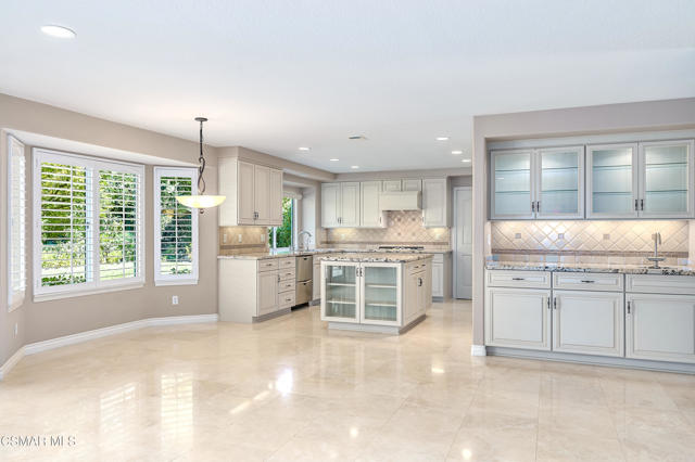 3041 Three Springs Drive, Westlake Village CA: https://media.crmls.org/mediaz/5e987ea6-ad40-43e1-8e9f-7f6e3f298a17.jpg