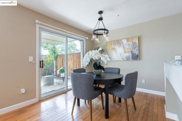 1105 Radiant Lane, San Ramon CA: https://media.crmls.org/mediaz/5e98cb5e-fb8e-4060-933b-8289c3737cb6.jpg