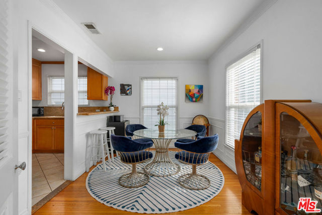9645 W Olympic Boulevard, Beverly Hills CA: https://media.crmls.org/mediaz/5e99a942-2b56-4e70-ae8e-6363ba06eba1.jpg