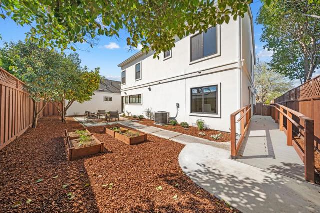 288 Clearpark Circle, San Jose CA: https://media.crmls.org/mediaz/5e99b06b-c69a-43e4-837b-de3afe50796c.jpg