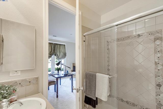 Image 3 of 58 For 2597 Ancona Cir