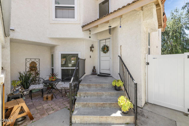 Detail Gallery Image 4 of 27 For 4733 Penrose Ave, Moorpark,  CA 93021 - 3 Beds | 2/1 Baths