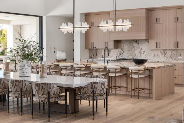 5966 68 Ladys Secret Ct, Rancho Santa Fe CA: https://media.crmls.org/mediaz/5e9ae3ce-bfd6-4e4b-9fe9-ebf45c4dc1ed.jpg
