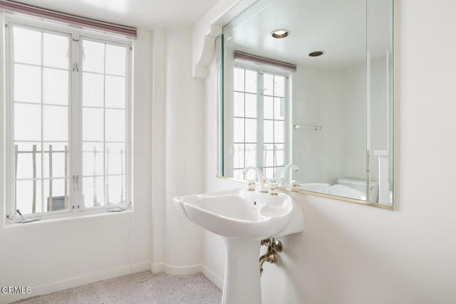 Detail Gallery Image 31 of 54 For 5331 Wavecrest Way, Oxnard,  CA 93035 - 3 Beds | 3/1 Baths