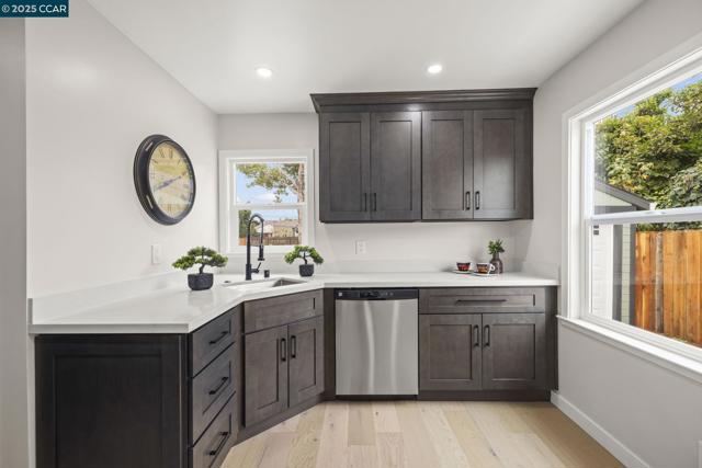 3064 Baywood Ln, San Pablo CA: https://media.crmls.org/mediaz/5e9b2fe1-1e29-45d9-849e-278f5f0b3e98.jpg