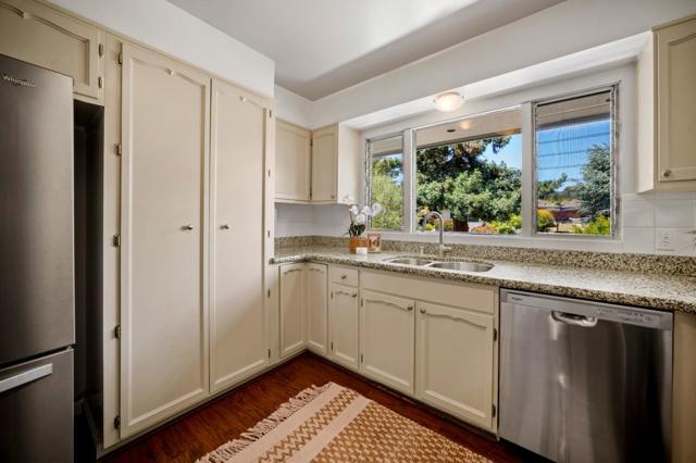 125 Del Mesa Carmel, Carmel CA: https://media.crmls.org/mediaz/5e9b4bf5-d114-4f58-abf1-d1c2d37e9c80.jpg