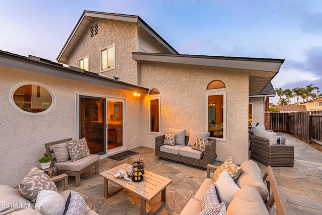 719 Westfield Court, Ventura CA: https://media.crmls.org/mediaz/5e9cb093-8213-47da-8c0e-043849f0631c.jpg