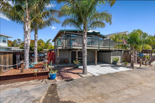 716 Seacliff Drive, Aptos CA: https://media.crmls.org/mediaz/5e9d126d-65e5-4035-8b36-07a3fe14873a.jpg