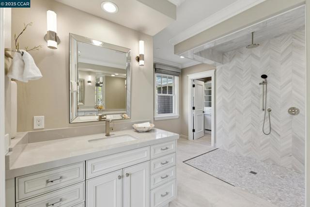 3656 Old Blackhawk Rd, Danville CA: https://media.crmls.org/mediaz/5e9d6b6c-71bd-4512-b3dc-f401774505b9.jpg