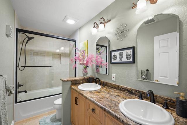 1510 2 Orangeview Dr,  CA: https://media.crmls.org/mediaz/5e9dc9af-5a80-4aab-9df0-7b683a1a8c82.jpg