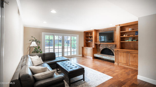 1635 Swansea Place, Westlake Village CA: https://media.crmls.org/mediaz/5e9e8437-25c4-4000-9920-3be140fc7112.jpg