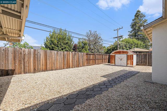 1543 Heartwood Dr, Concord CA: https://media.crmls.org/mediaz/5e9edc18-7168-489c-a4c0-24ee26ad073d.jpg