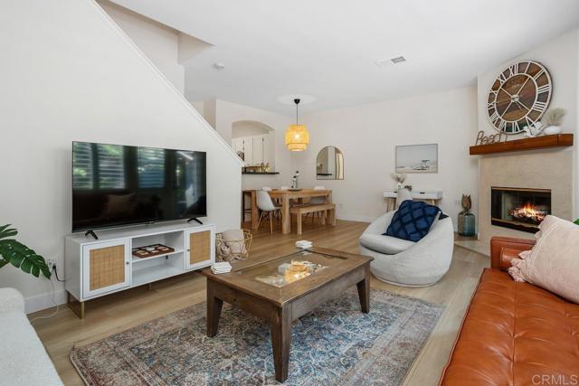 646 Sumner Way, Oceanside CA: https://media.crmls.org/mediaz/5e9ef8d8-f163-4b97-bd2b-962aa16610b5.jpg
