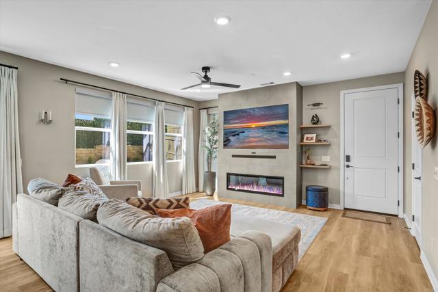 Detail Gallery Image 6 of 32 For 2332 Trevi Cir, Chula Vista,  CA 91913 - 4 Beds | 3 Baths