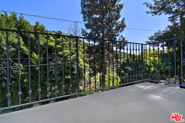 1839 Beverly Drive, Beverly Hills, California 90210, 3 Bedrooms Bedrooms, ,4 BathroomsBathrooms,Single Family Residence,For Sale,Beverly,24366703