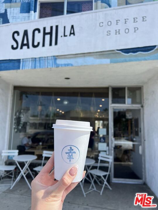 4912 S Centinela Avenue, Los Angeles CA: https://media.crmls.org/mediaz/5ea09bda-c696-4c3f-b757-2a3a04c988e2.jpg