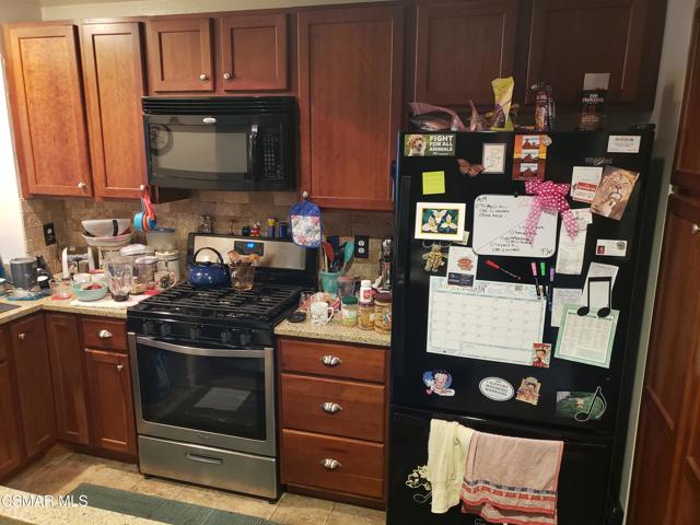 Kitchen with Granite