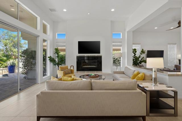 469 White Horse Trail, Palm Desert, CA 92211