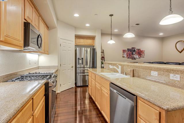 Image 9 of 34 For 4380 Fitzwilliam St