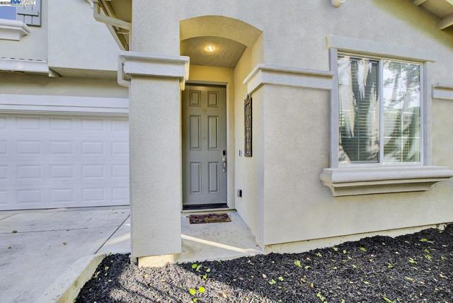 269 Alta St, Brentwood CA: https://media.crmls.org/mediaz/5ea1ef49-f0e7-452d-81fb-e5ea043d7e5a.jpg