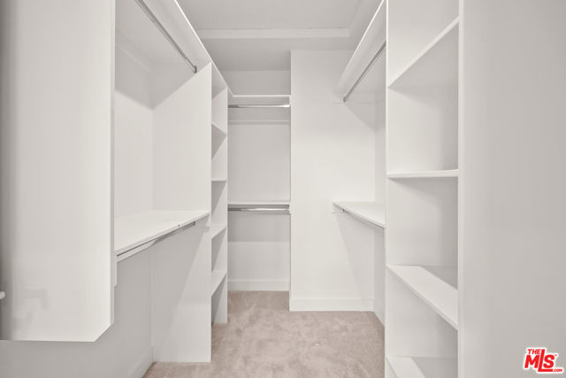 1202 N Orange, West Hollywood CA: https://media.crmls.org/mediaz/5ea237f9-bb96-4be0-87e3-4a0d615b5e67.jpg
