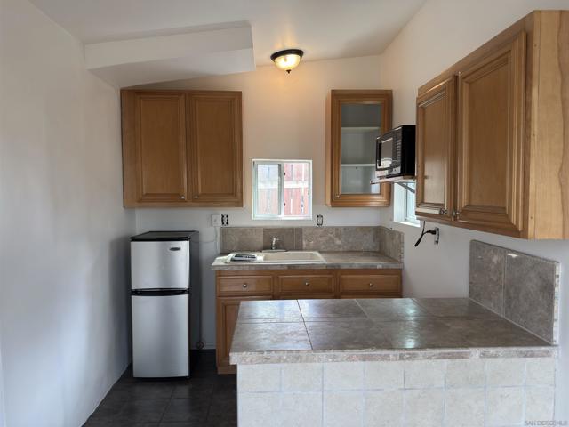 228 E 15th Ave, Escondido CA: https://media.crmls.org/mediaz/5ea2f1f0-daa3-415c-842e-f50f91cc45b4.jpg
