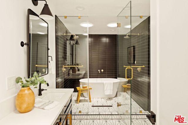 4313 W 59th Street, Los Angeles CA: https://media.crmls.org/mediaz/5ea32844-0920-43e0-a033-6b73d4829c10.jpg