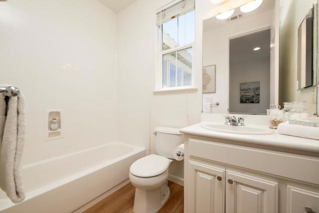 1614 Welford Circle, Hayward CA: https://media.crmls.org/mediaz/5ea37af3-e11b-4110-bc13-da04b1f518d0.jpg