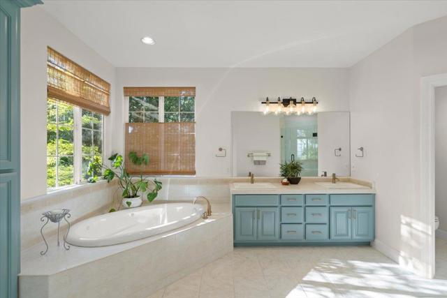 2380 Sunflower Circle, Gilroy CA: https://media.crmls.org/mediaz/5ea3acbe-ae94-472d-a38d-8e33d0d4c094.jpg