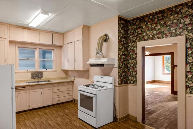 486 VAN BUREN ST, Monterey CA: https://media.crmls.org/mediaz/5ea3ddf2-dd4c-413d-a273-4355317eb9e4.jpg