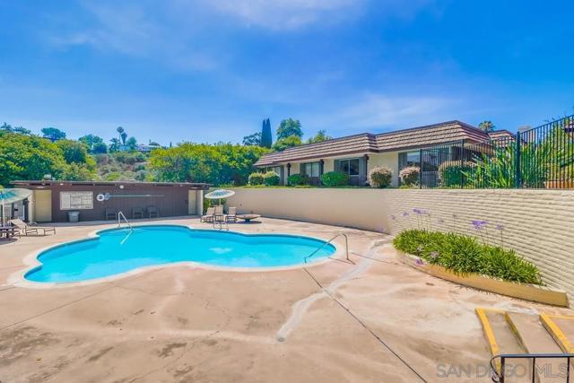 4402 Collwood Ln, San Diego CA: https://media.crmls.org/mediaz/5ea3f9a7-0ffa-4eba-a6be-b44e0f6aafb7.jpg