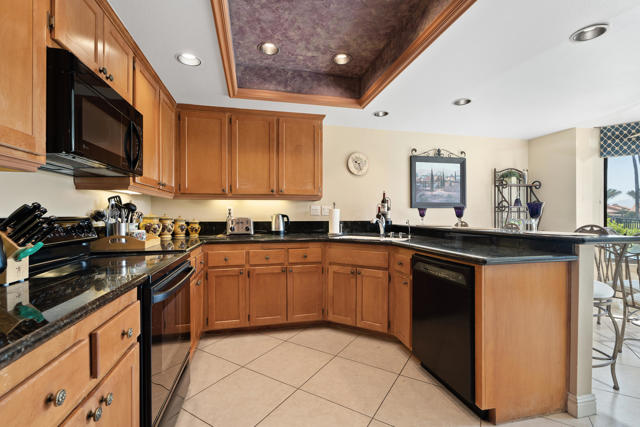 9 Acapulco Drive, Palm Desert CA: https://media.crmls.org/mediaz/5ea4d2fb-a2c9-4ac1-93bf-4627326f668a.jpg