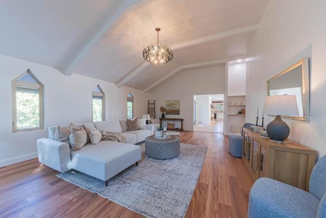 25949 Deer Run Lane, Salinas CA: https://media.crmls.org/mediaz/5ea52761-0604-4249-8a22-20b4713cb5ee.jpg