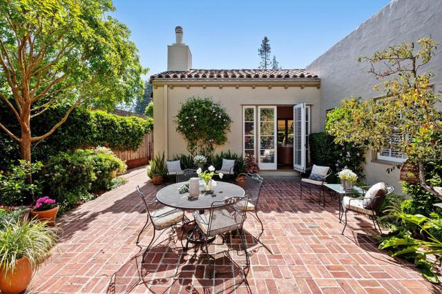706 Edgewood Road, San Mateo CA: https://media.crmls.org/mediaz/5ea5b9c1-b5e6-43f2-84a1-2e766b92b149.jpg