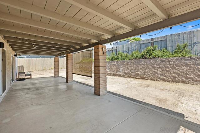 9956 Via Debbie, Santee CA: https://media.crmls.org/mediaz/5ea63c2c-d33c-4831-9e79-61bb562d2804.jpg