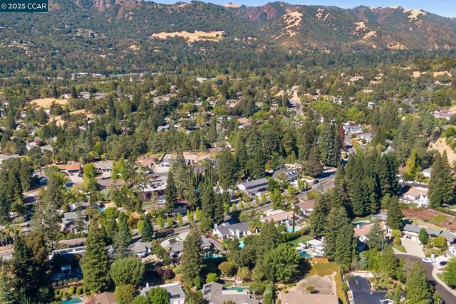 865 El Cerro Blvd, Danville CA: https://media.crmls.org/mediaz/5ea662fb-dc91-4aa6-83b3-ef34da9069cc.jpg