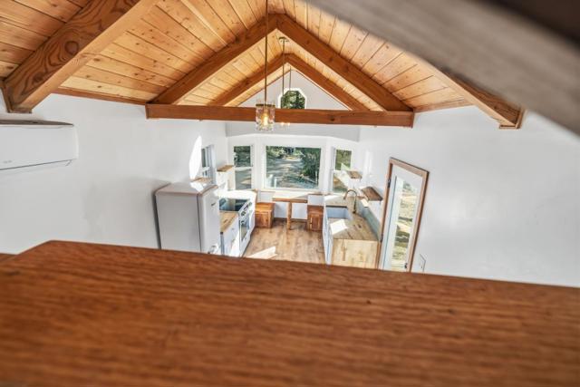 15 Braemoor Drive, Santa Cruz CA: https://media.crmls.org/mediaz/5ea67b65-d1b1-4d13-873a-f9e2c314449b.jpg