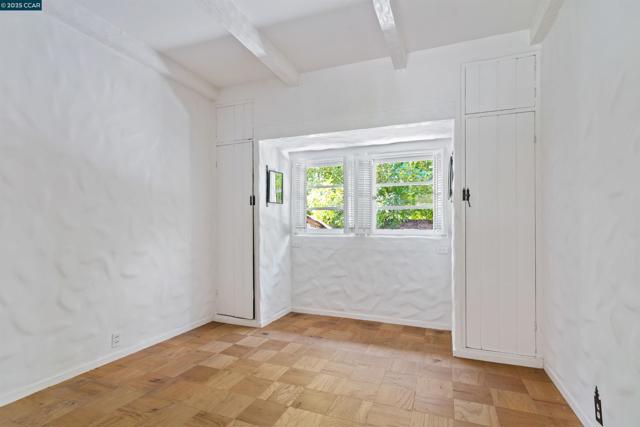 2339 Tice Valley Blvd, Walnut Creek CA: https://media.crmls.org/mediaz/5ea6b7e0-3f87-4a11-83a6-3bae7ad9a0c8.jpg