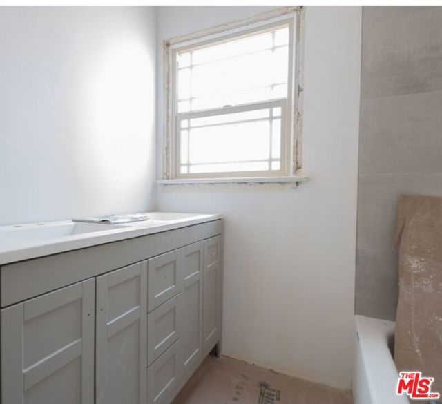 4218 W 58th Place, Los Angeles CA: https://media.crmls.org/mediaz/5ea70022-0c8c-4b2f-85aa-be24830e9275.jpg