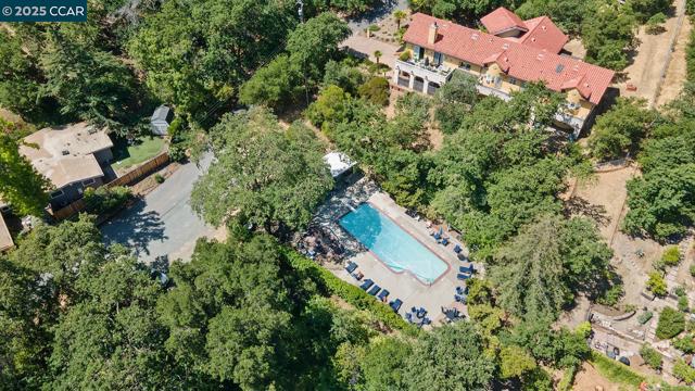 196 Miramonte Rd, Walnut Creek CA: https://media.crmls.org/mediaz/5ea70b68-0942-4c97-8fff-9dde98e6c12b.jpg