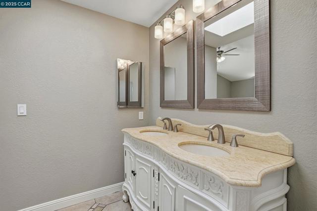 3025 Sunflower Dr, Antioch CA: https://media.crmls.org/mediaz/5ea78bac-ea32-4011-86a1-594de0ddfe93.jpg