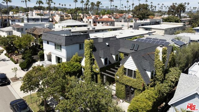 921 16th Street, Santa Monica CA: https://media.crmls.org/mediaz/5ea8425b-64c1-48eb-ad62-e370d6a419b3.jpg