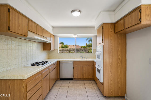 Detail Gallery Image 15 of 36 For 1848 Savannah Ave, Ventura,  CA 93004 - 4 Beds | 2 Baths