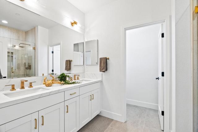 927 Woodside Road, Redwood City CA: https://media.crmls.org/mediaz/5ea883ef-9418-4be6-b866-1dec1fab2d93.jpg