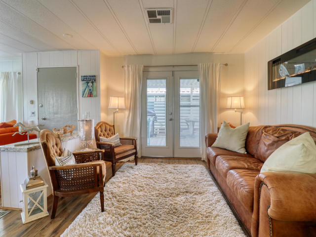 51555 Monroe St. #18, Indio CA: https://media.crmls.org/mediaz/5ea8e92c-ea38-4298-a02e-da97cf76216c.jpg