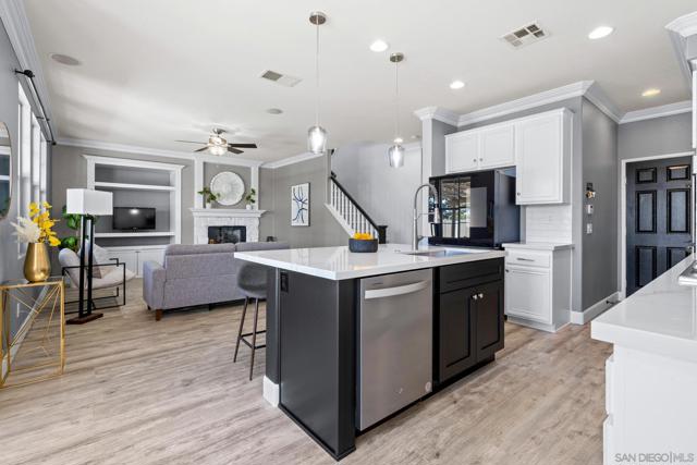 366 Plaza Paraiso, Chula Vista CA: https://media.crmls.org/mediaz/5ea9929c-a49e-47ea-a851-98e82928fb21.jpg