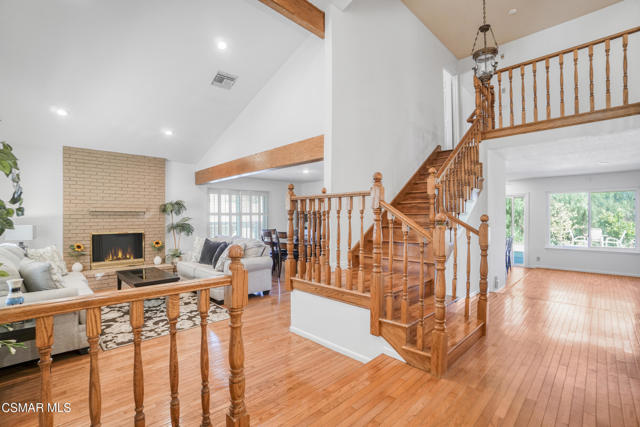 27802 Via Amistosa, Agoura Hills CA: https://media.crmls.org/mediaz/5ea9a100-25da-43b9-a3e1-8d4f75de1be4.jpg