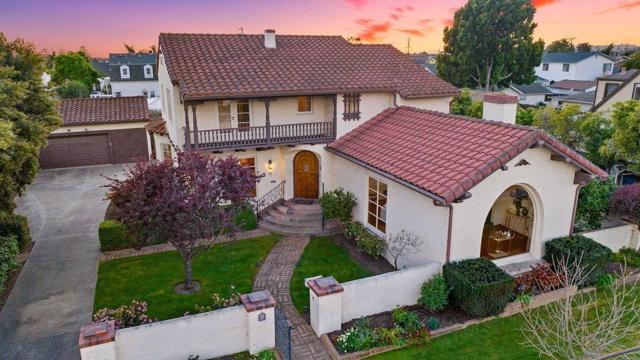 65 Monte Vista Avenue, Watsonville CA: https://media.crmls.org/mediaz/5eaa672a-d4ce-4ebd-bb68-7667fe631d2e.jpg